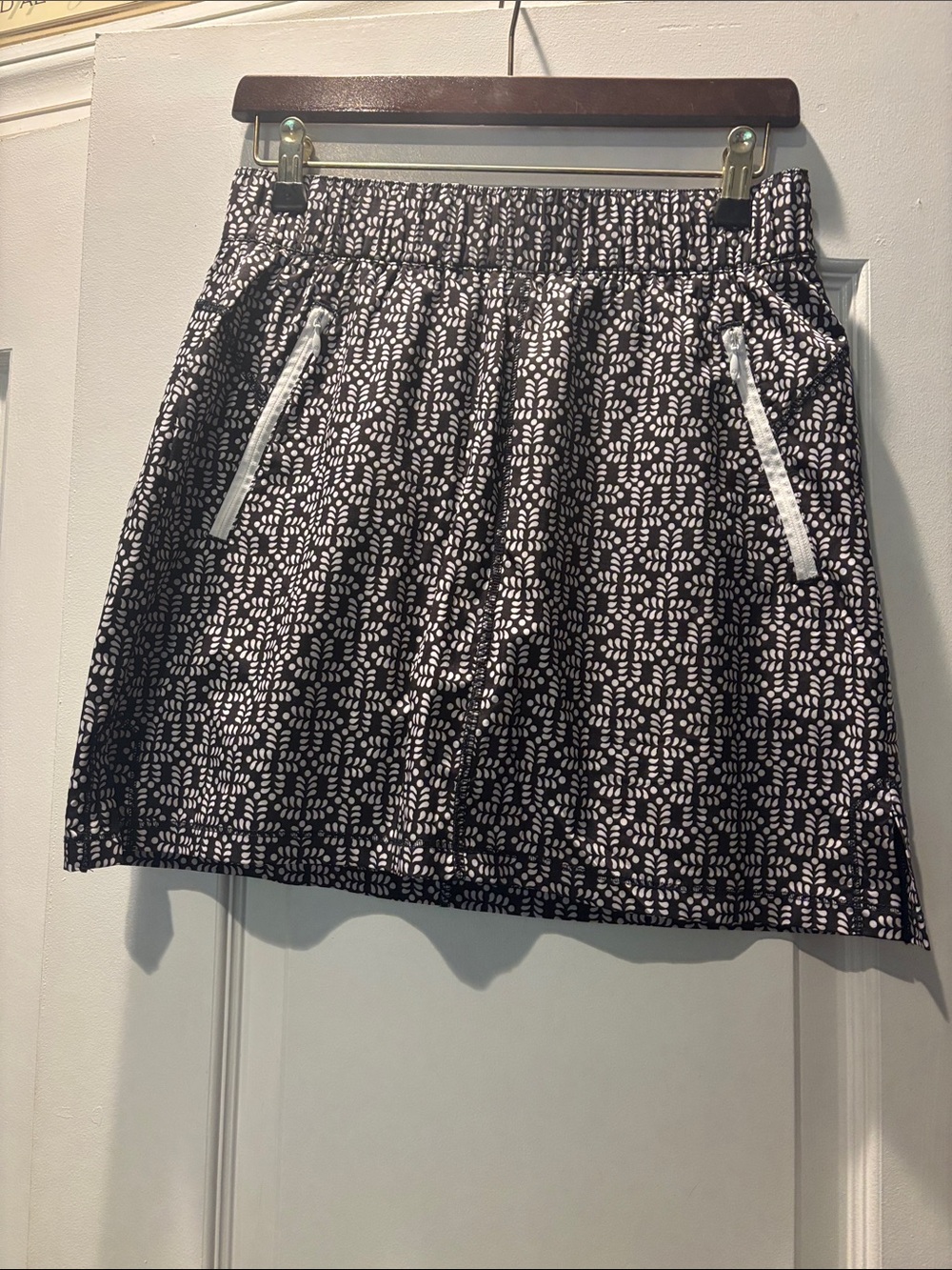 T by Talbots lightweight stretch woven skort SP
